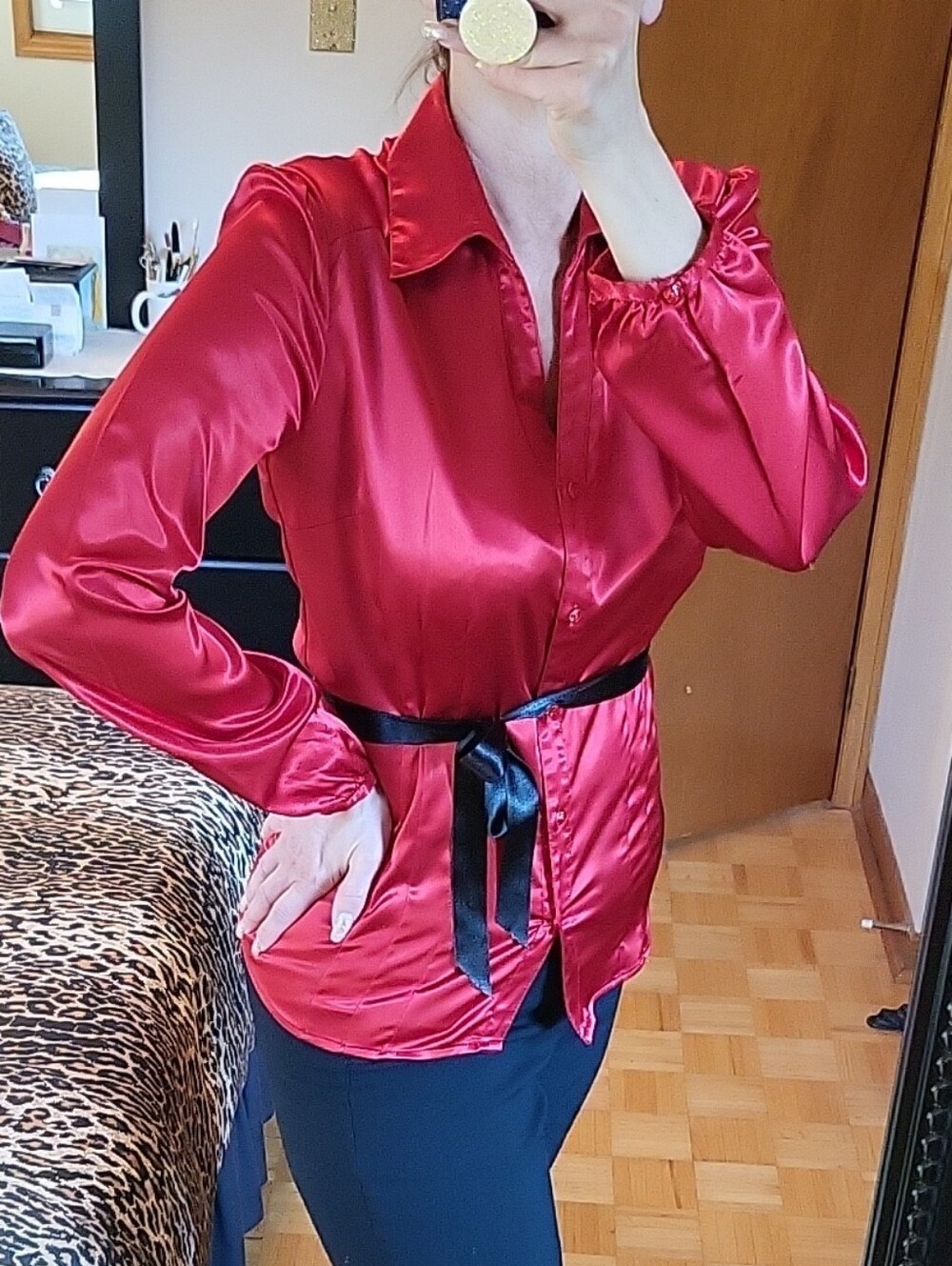 LIKE NEW! Sexy Red Stretch-Satin Fred David Long Sleeve Blouse, Black Tie Belt M